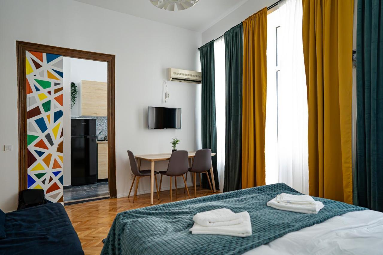 Old Town Jacuzzi Studio Bucarest Extérieur photo